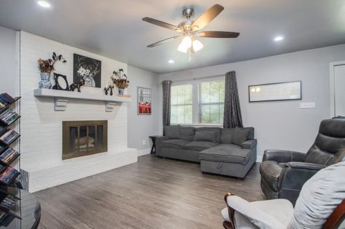 5036 Westway Dr, Oak Point, TX 75068-3794