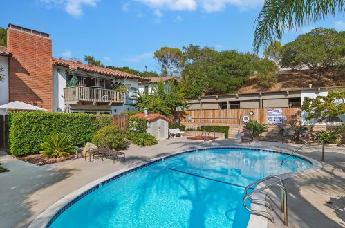 2648 State St, Santa Barbara CA  93105-3585 exterior
