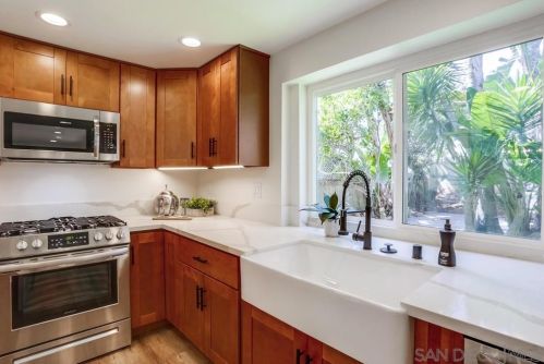916 Alyssum Rd, Carlsbad CA  92011-3907 exterior