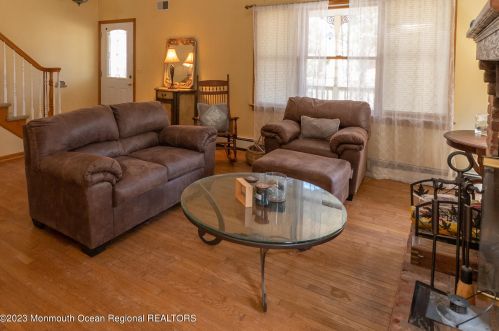 4 Fletcher Pl, Island Heights NJ  08732-7748 exterior