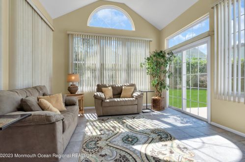 11 Dawnwinds Ct, Lakewood NJ  08701-7517 exterior