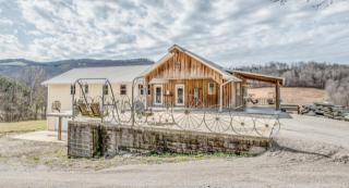 1271 Old County Farm Rd, Spencer, TN 38585-3829