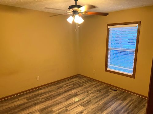 1097 Sheffield Ct, London OH  43140-2162 exterior