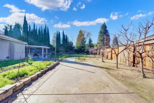 131 Feather Riv Cir, Vacaville CA 95688-8749 exterior