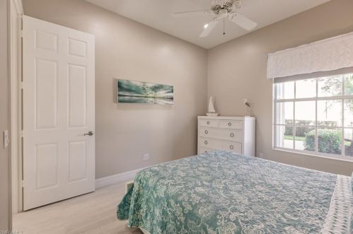 4353 Montalvo Ct, Naples FL  34109-1374 exterior