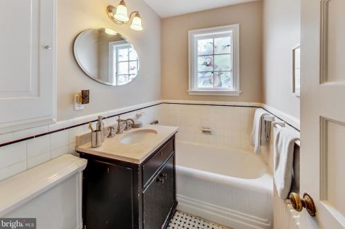 4216 46th St, Washington DC 20016-2472 exterior