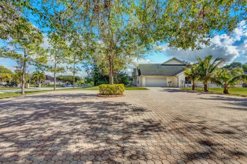 16934 Aquaduct Dr, Town Of Loxahatchee Groves, FL 33470-3713