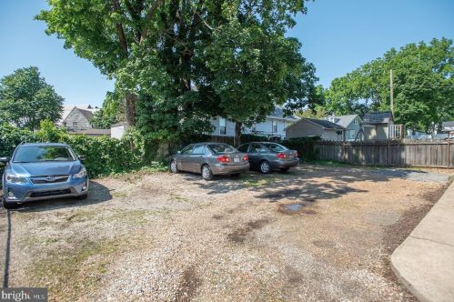 8 Belmont Ave, Wilmington DE  19804-1507 exterior