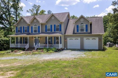 556 Huckstep Branch Ln, Keswick, VA 22947-2417