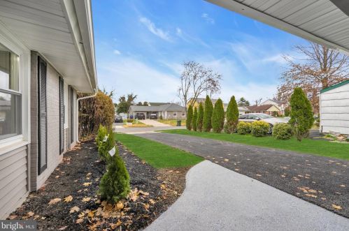 38 Parish Ln, Willingboro NJ  08046-2708 exterior