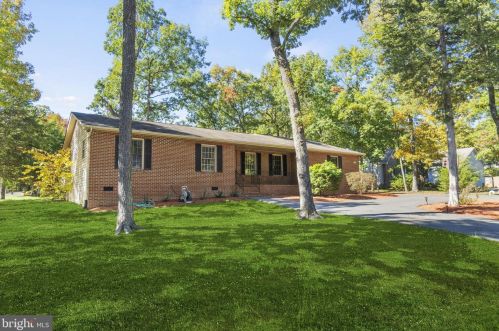 614 Liberty Blvd, Locust Grove, VA 22508-5158