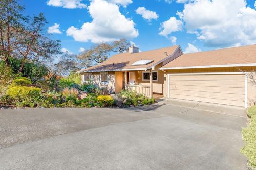 455 Singing Woods Ln, Santa Rosa, CA 95409-6353