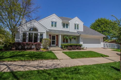 2424 Parnell Ave, Milwaukee WI 53221-4253 exterior