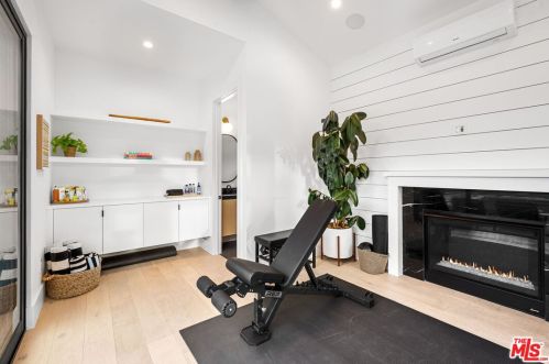 4910 Texhoma Ave, Van Nuys CA  91316-3740 exterior