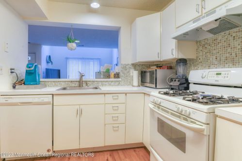 43 Phoenix Ct, Tinton Falls NJ  07712-7772 exterior