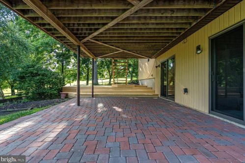 7 Waldron Ln, Flemington NJ  08822-1904 exterior