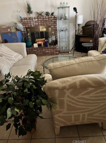 15732 Valeport Ave, Lancaster CA  93535-7091 exterior