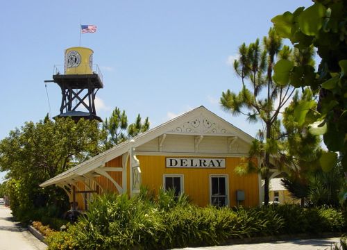 118 7th Ave, Delray Beach FL 33483-5243 exterior
