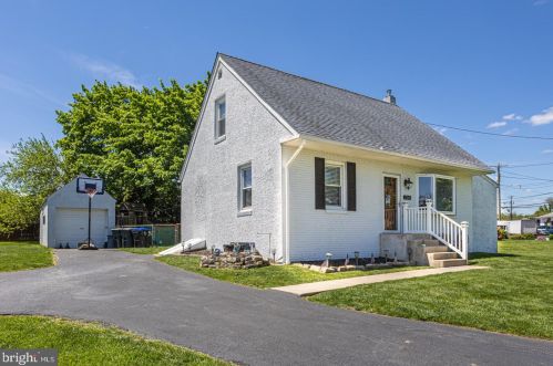 2305 Meetinghouse Rd, Boothwyn, PA 19061-3335