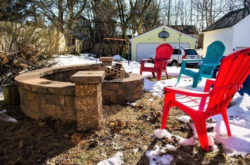 25 Curtis Ave, Wallingford CT 06492-3708 exterior