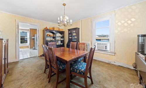 86 Freeman St, Woodbridge NJ  07095-3435 exterior