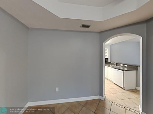 713 107th Ave, Hollywood FL  33025-6921 exterior