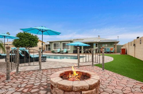 10850 Brookside Dr, Sun City AZ 85351-1013 exterior