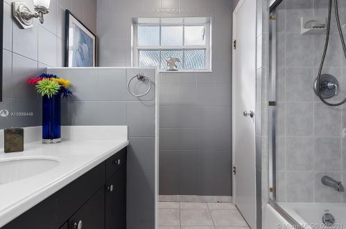 800 46th Ave, Hollywood FL  33021-5909 exterior