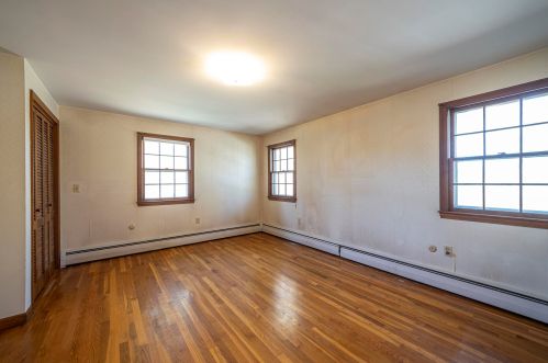 27 Cabot Dr, Nashua NH 03064-1630 exterior