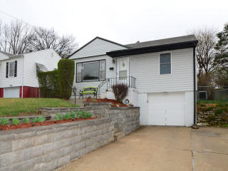 6921 Pinkney St, Omaha, NE 68104-3134