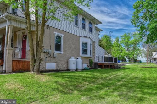 258 Berks St, Pottstown PA  19464-6211 exterior