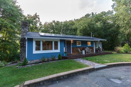 4689 Flat River Rd, Coventry, RI 02827-1521