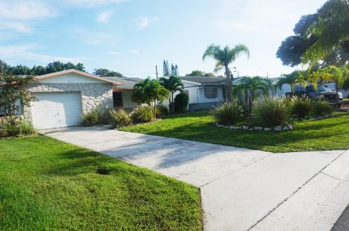 5718 18th Ave, Saint Petersburg, FL 33707-4125