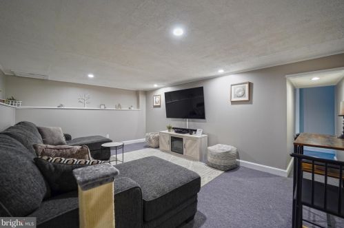 7 Zelley Ave, Trenton NJ  08620-2321 exterior