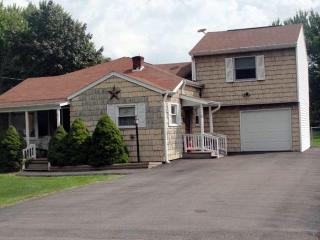 71 Kings Rd, Coxsackie, NY 12051-3616