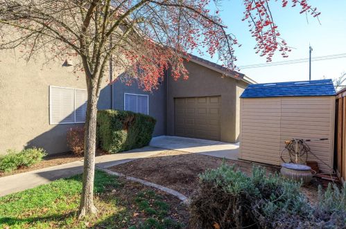1955 Tuolumne Rd, Turlock CA  95382-8912 exterior