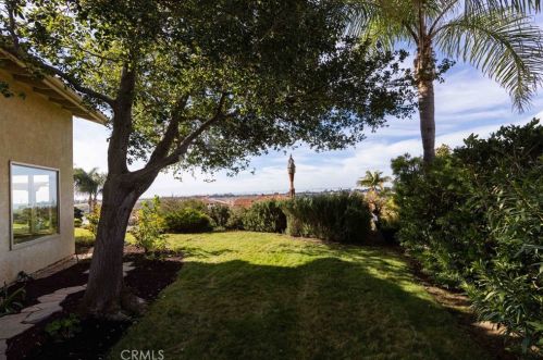 4565 Sea Bluff Cir, Carlsbad CA  92008-3671 exterior