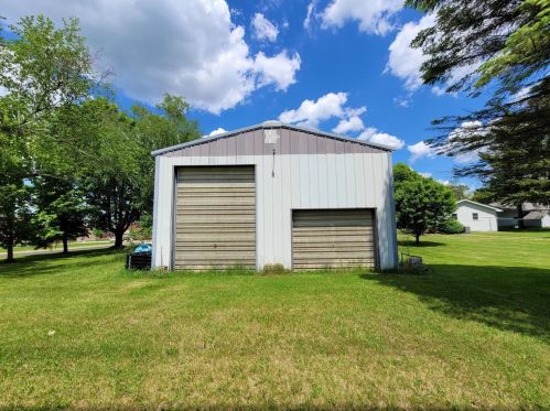 195 Humble Ave, Ellsworth, WI 54011-9124