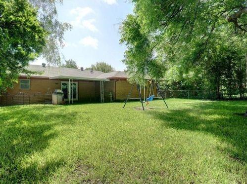 1225 Hillcrest St, Denton TX  76201-2412 exterior