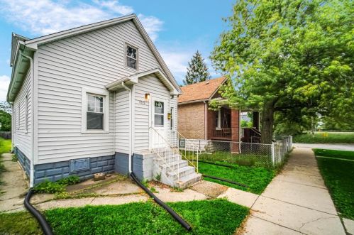 4519 Pine Ave, Hammond IN  46327-1661 exterior