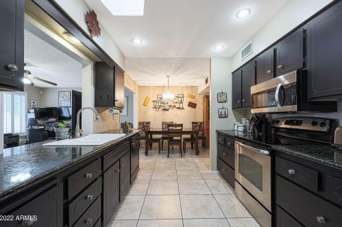 10850 Brookside Dr, Sun City AZ 85351-1013 exterior