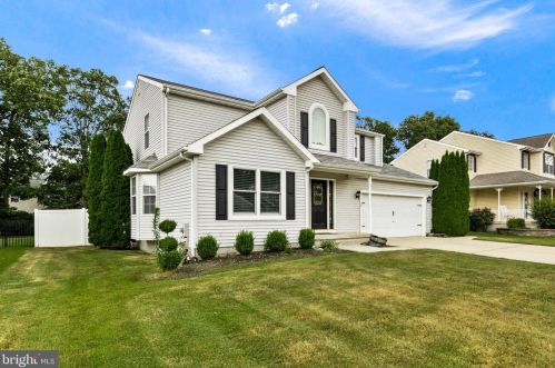 17 Hillside Ln, Berlin Boro NJ  08009-1703 exterior