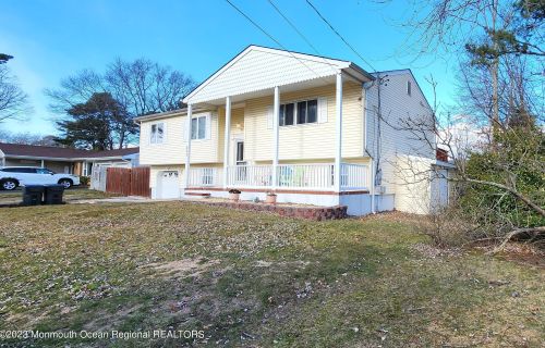 555 Bethany Ln, Bricktown, NJ 08723-5064