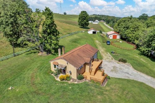 100 Red Dog Rd, Georgetown, PA 15043-1119