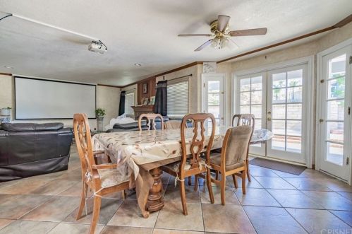 2828 Inyo Cir, Simi Valley CA 93063-2002 exterior