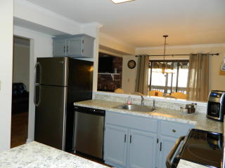 216 Falls Cir, Bushkill PA  18324-8013 exterior