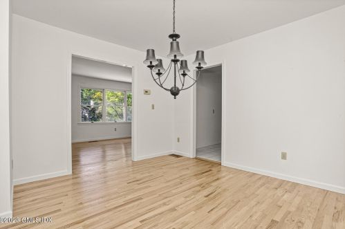 47 River St, New Canaan CT  06840-4232 exterior