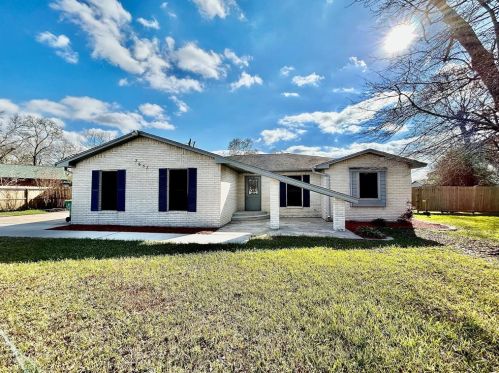 2657 Loganberry Cir, Taylor Lake Village, TX 77586-1526