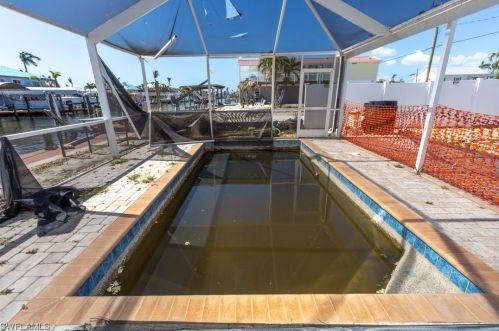 2852 York Rd, Saint James City FL  33956-2295 exterior