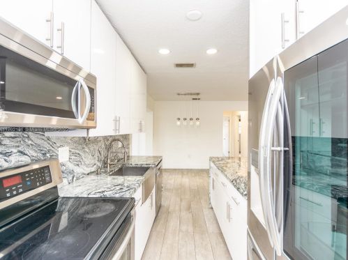 7891 11th St, Hollywood FL 33024-5148 exterior